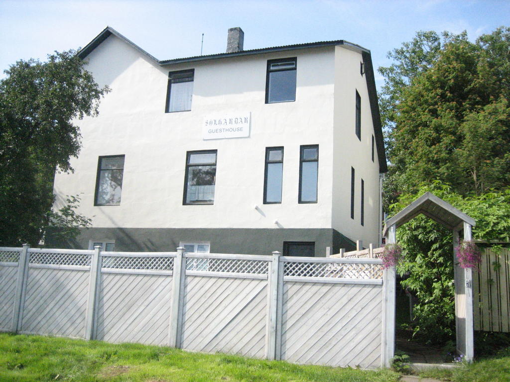 Guesthouse Solgardar Akureyri Buitenkant foto